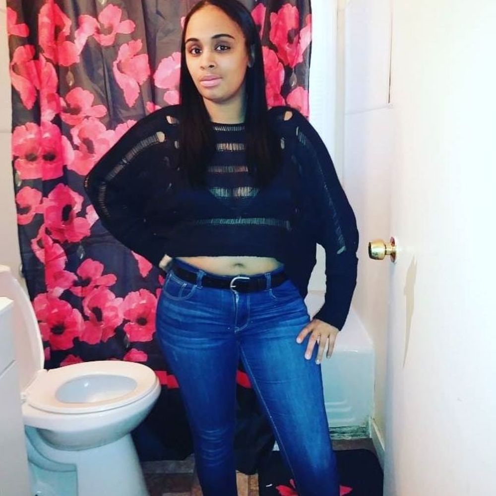 Meet your Posher, Demetria